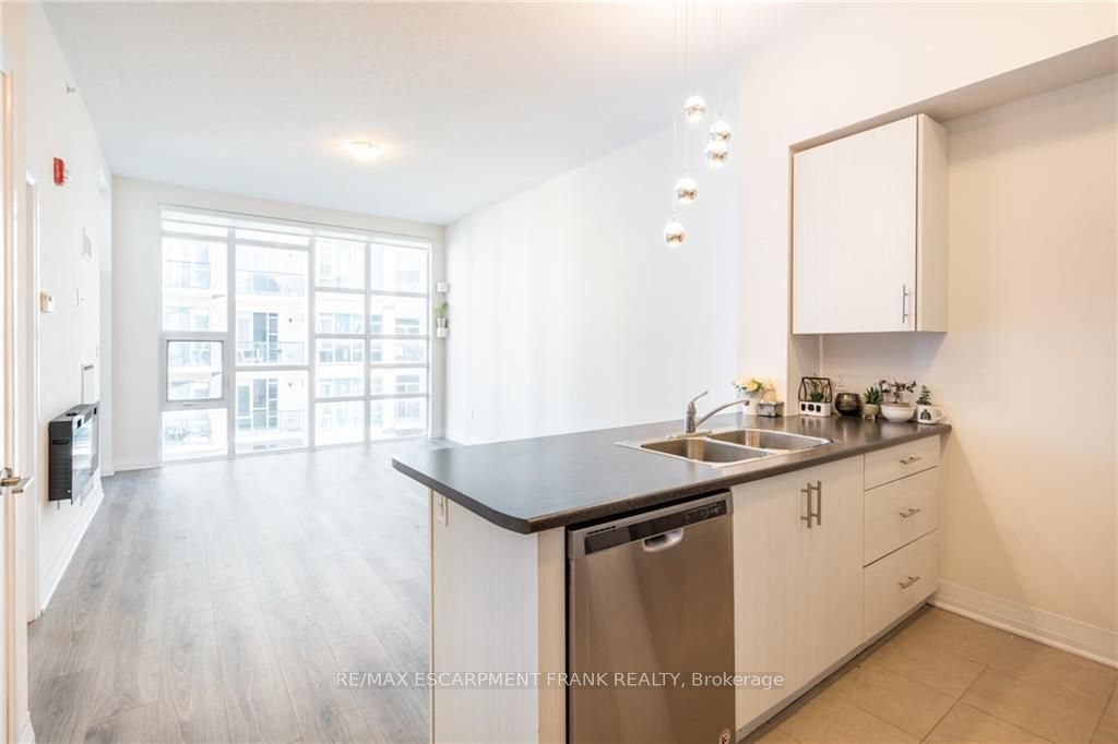 10 Concord Pl, #516