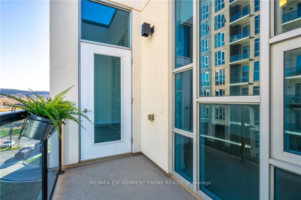 10 Concord Pl, #516