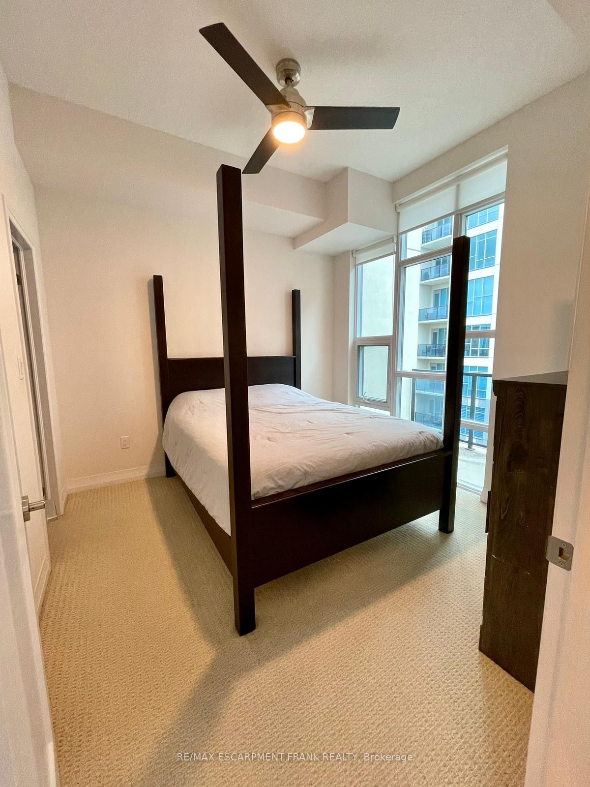 10 Concord Pl, #516