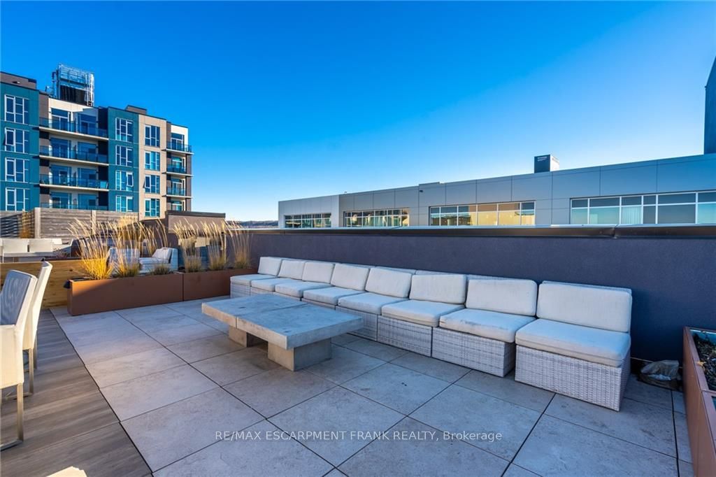 10 Concord Pl, #516