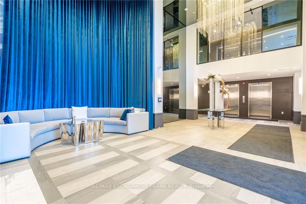 10 Concord Pl, #516