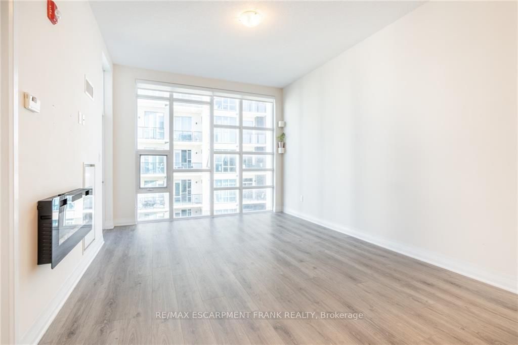 10 Concord Pl, #516