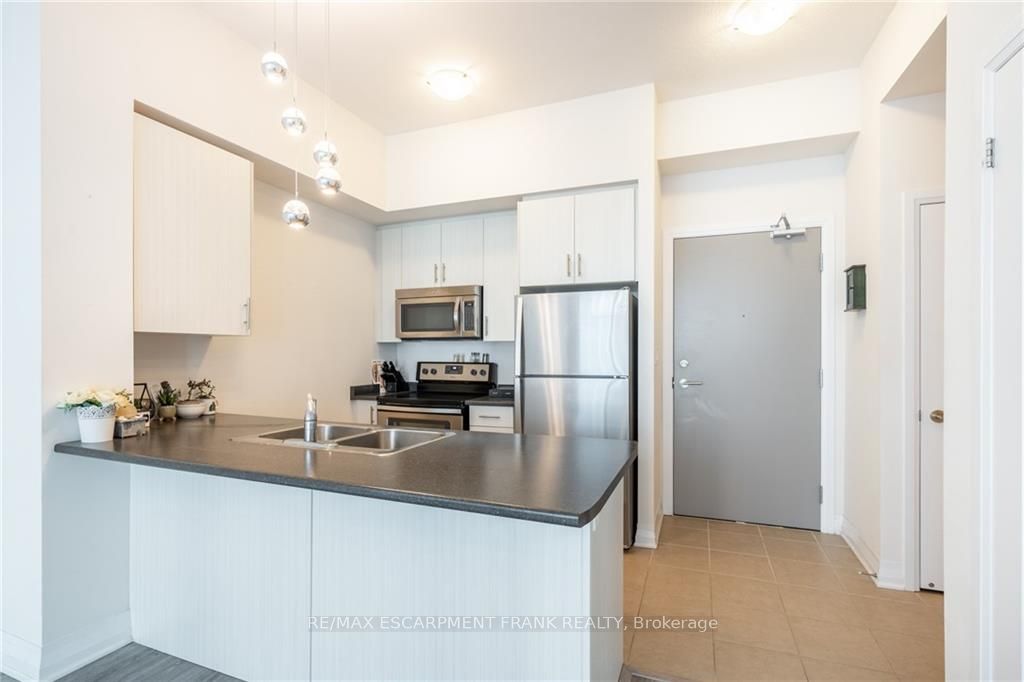 10 Concord Pl, #516