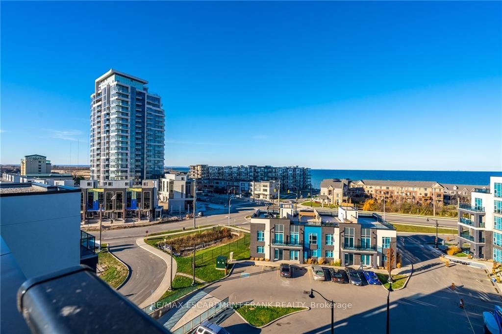 10 Concord Pl, #516