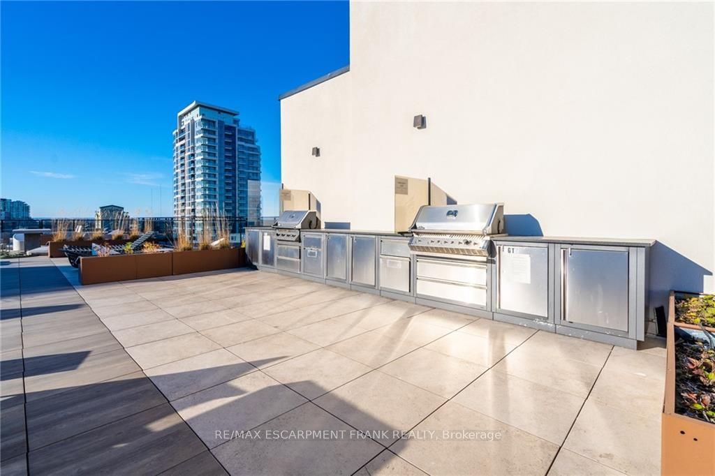 10 Concord Pl, #516