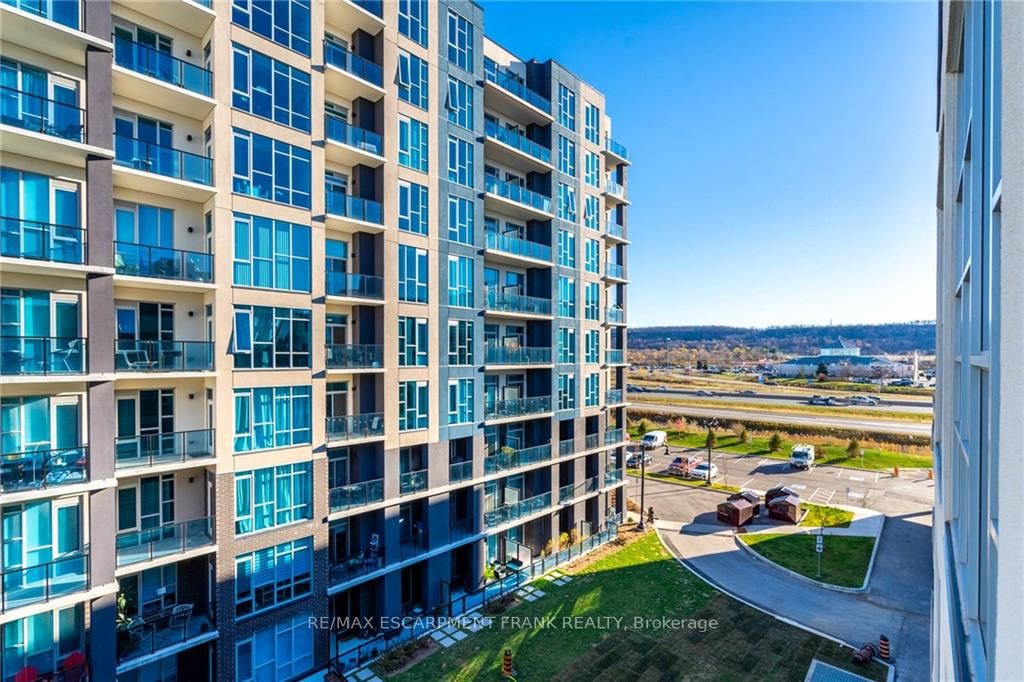 10 Concord Pl, #516