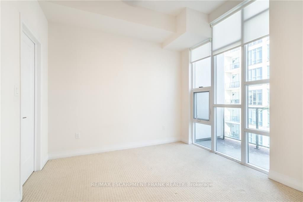 10 Concord Pl, #516