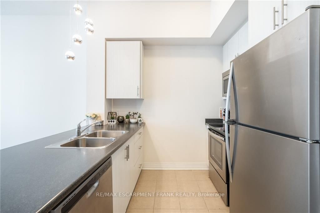 10 Concord Pl, #516