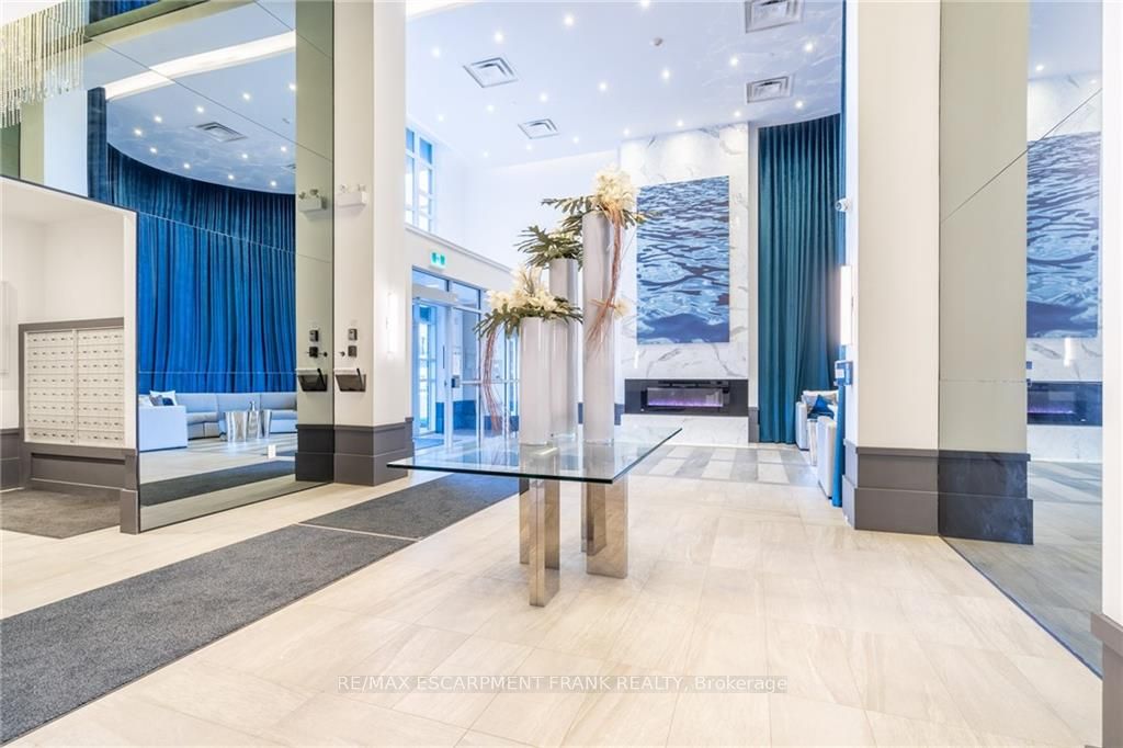10 Concord Pl, #516