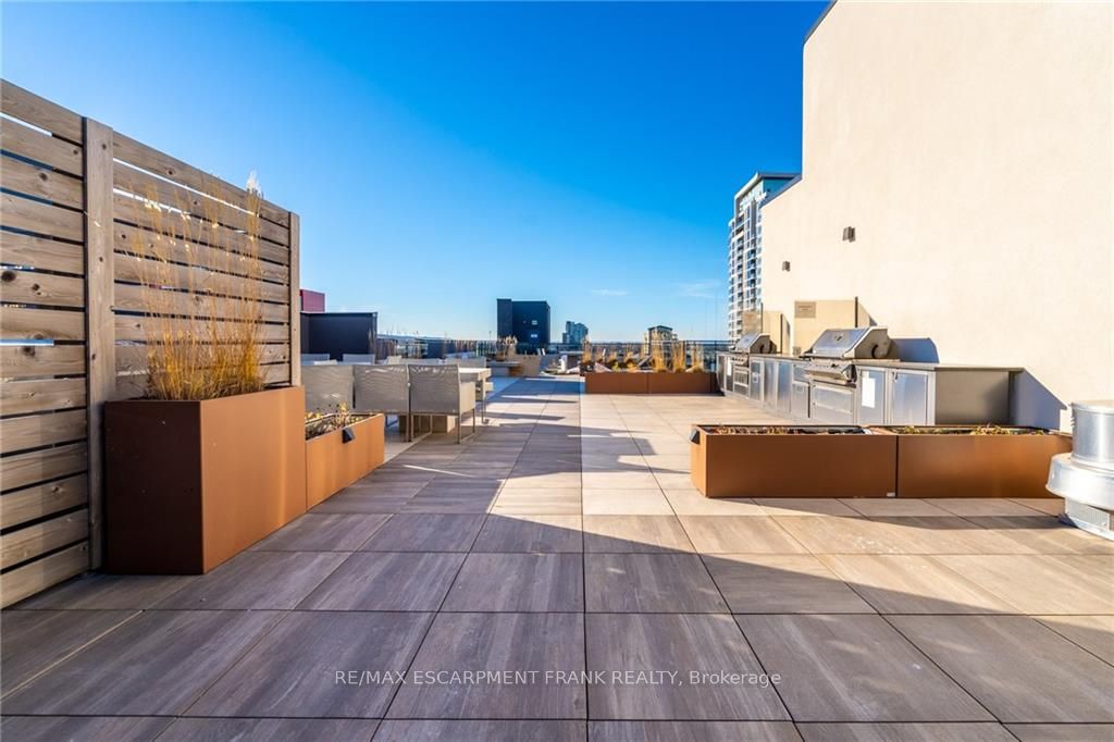 10 Concord Pl, #516