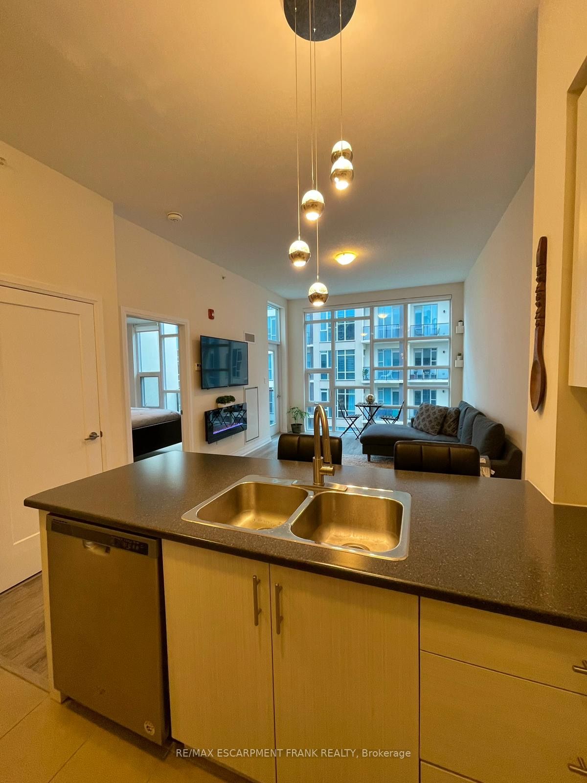 10 Concord Pl, #516