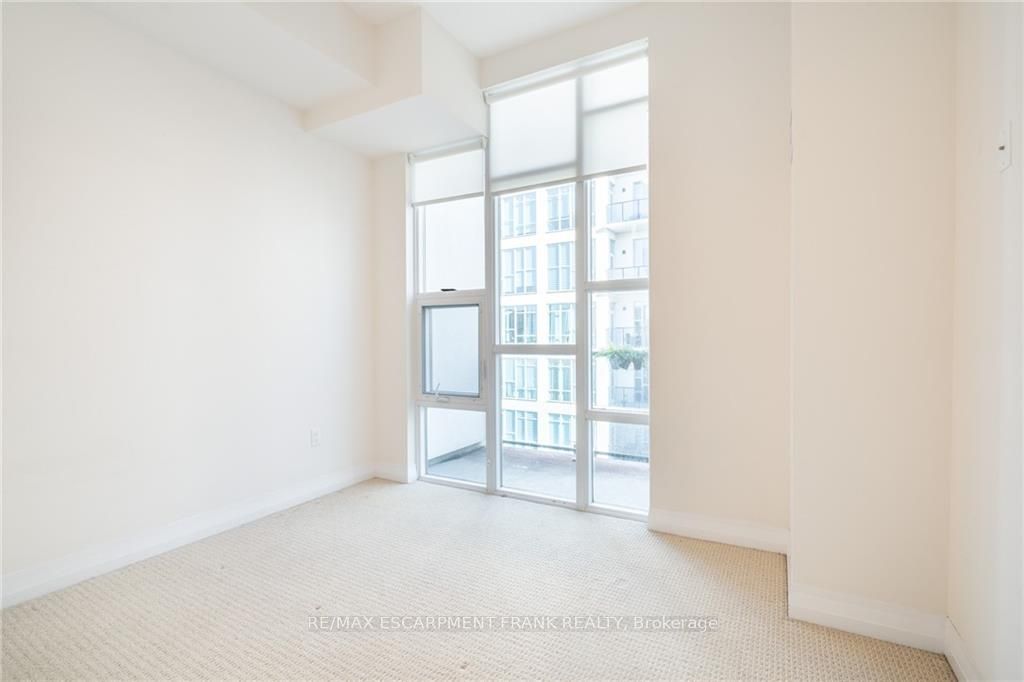 10 Concord Pl, #516