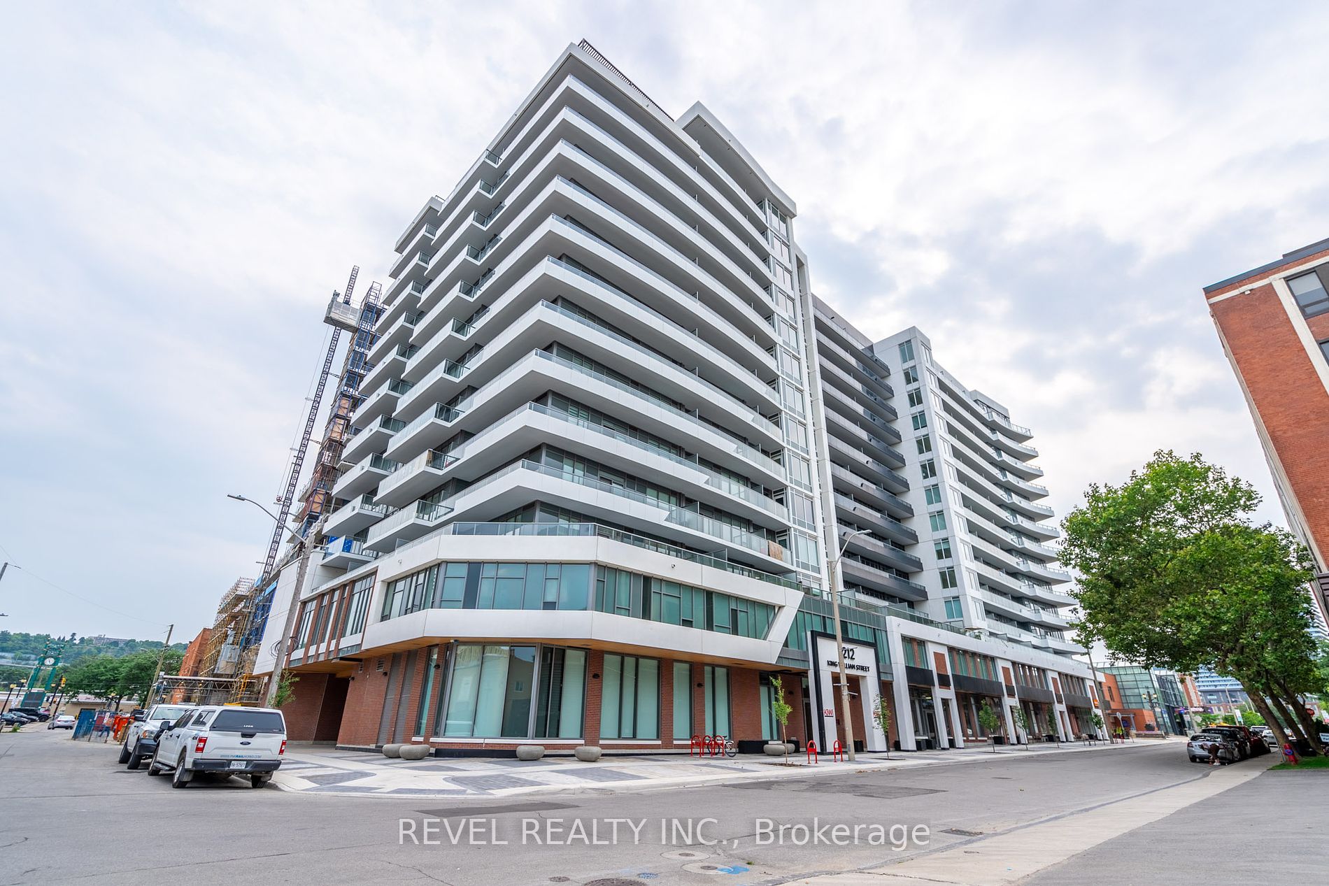 212 King William St, #310