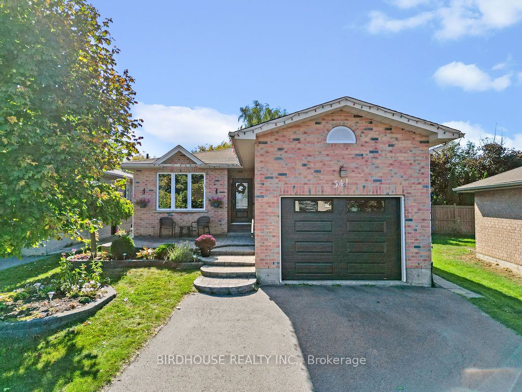 341 Mary Street W