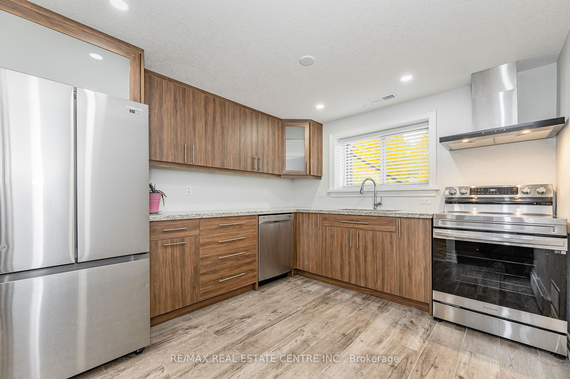 18 Summerside Cres