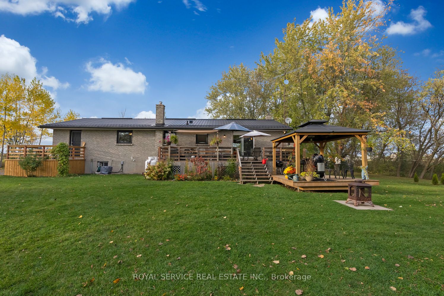 1012 Pigeon Lake Road