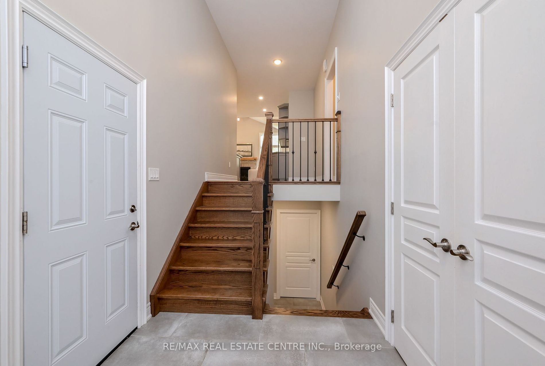 19 Emma Street N