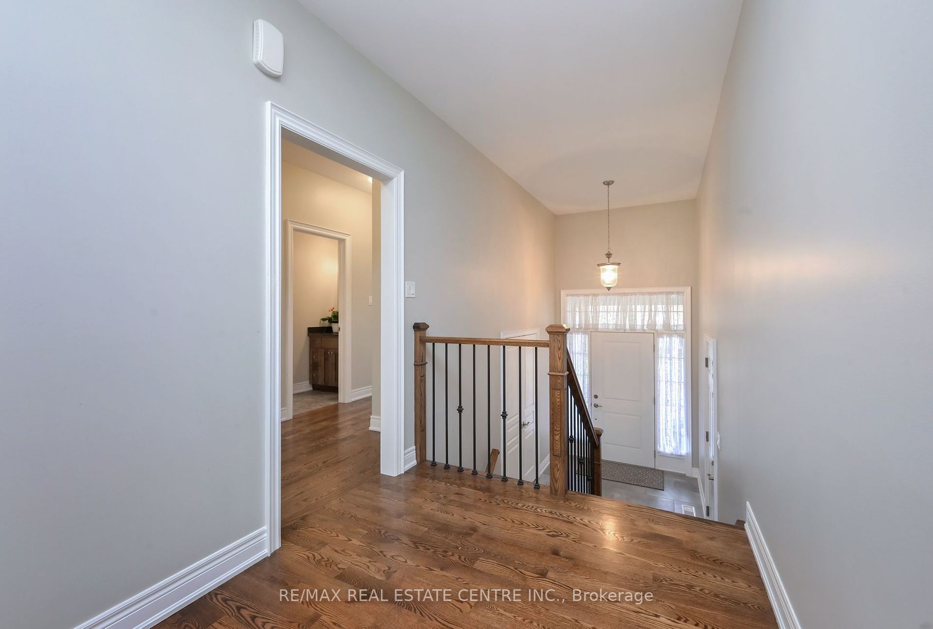 19 Emma Street N