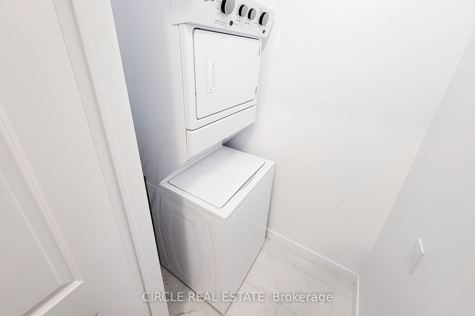 460 Dundas Street E, #102