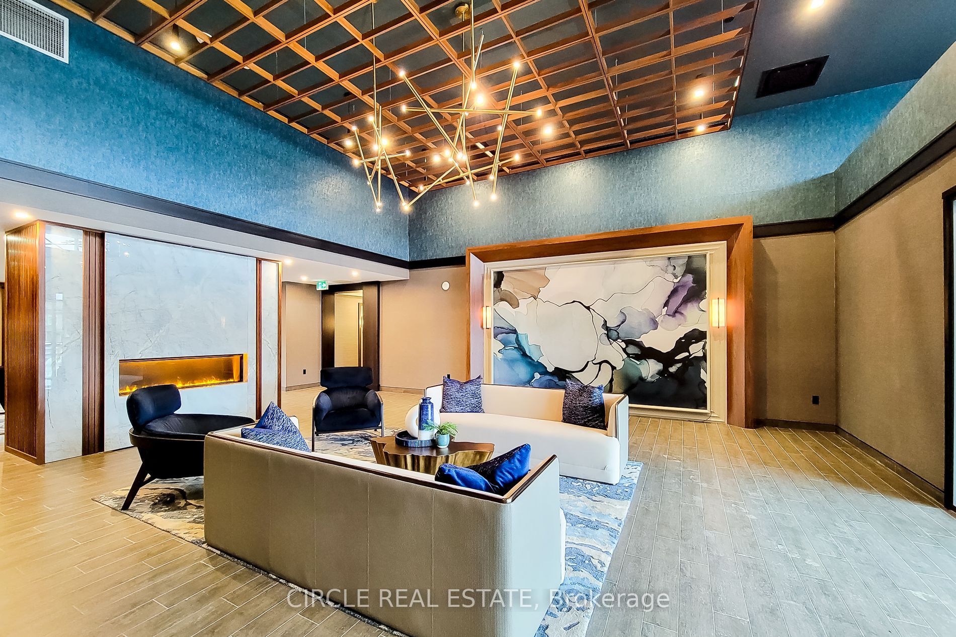460 Dundas Street E, #102