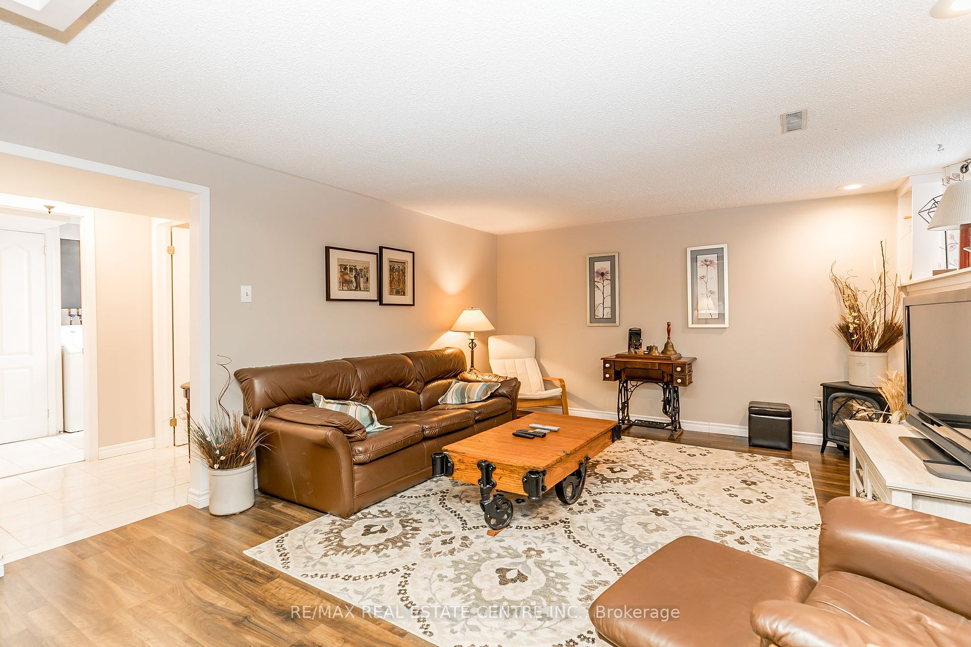 9 Lynda Ave