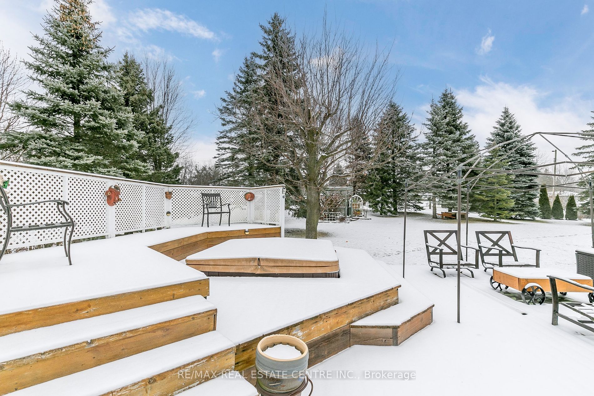 9 Lynda Ave