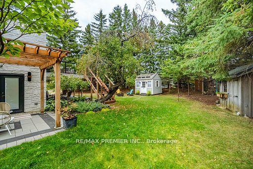 114 Lakeshore Road W