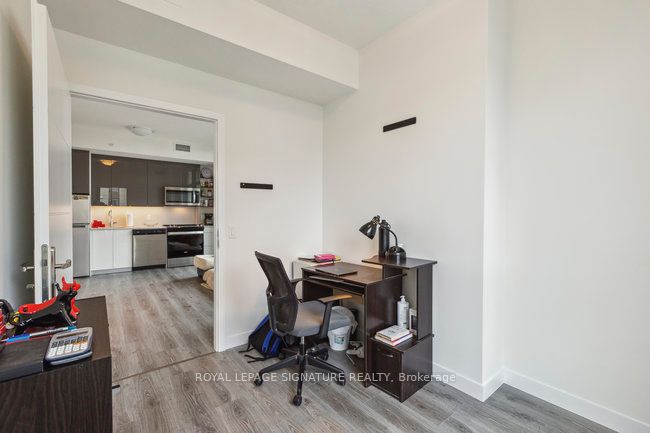 60 Frederick St N, #1407