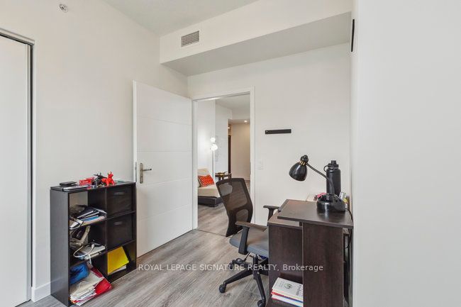60 Frederick St N, #1407