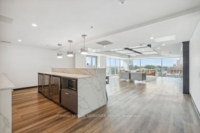 60 Frederick St N, #1407