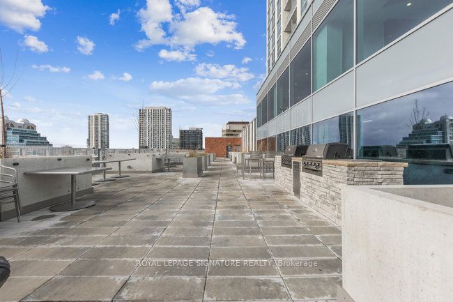 60 Frederick St N, #1407