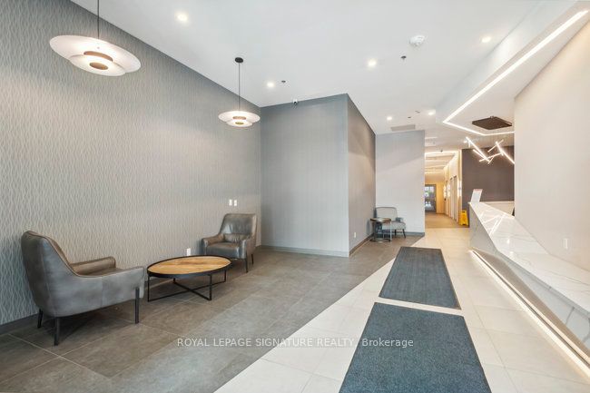 60 Frederick St N, #1407