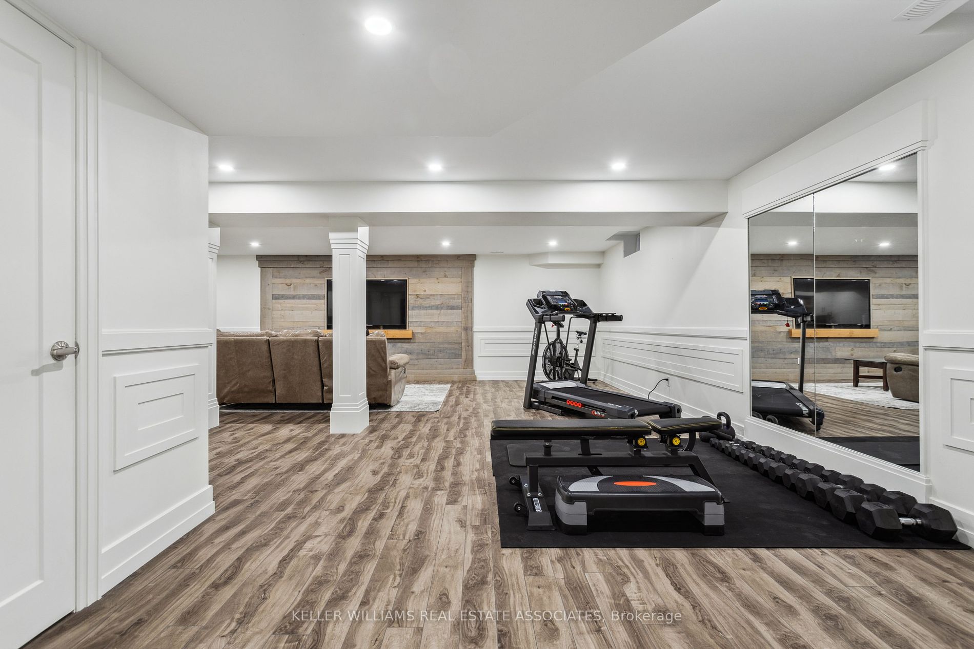 174 Escarpment Dr