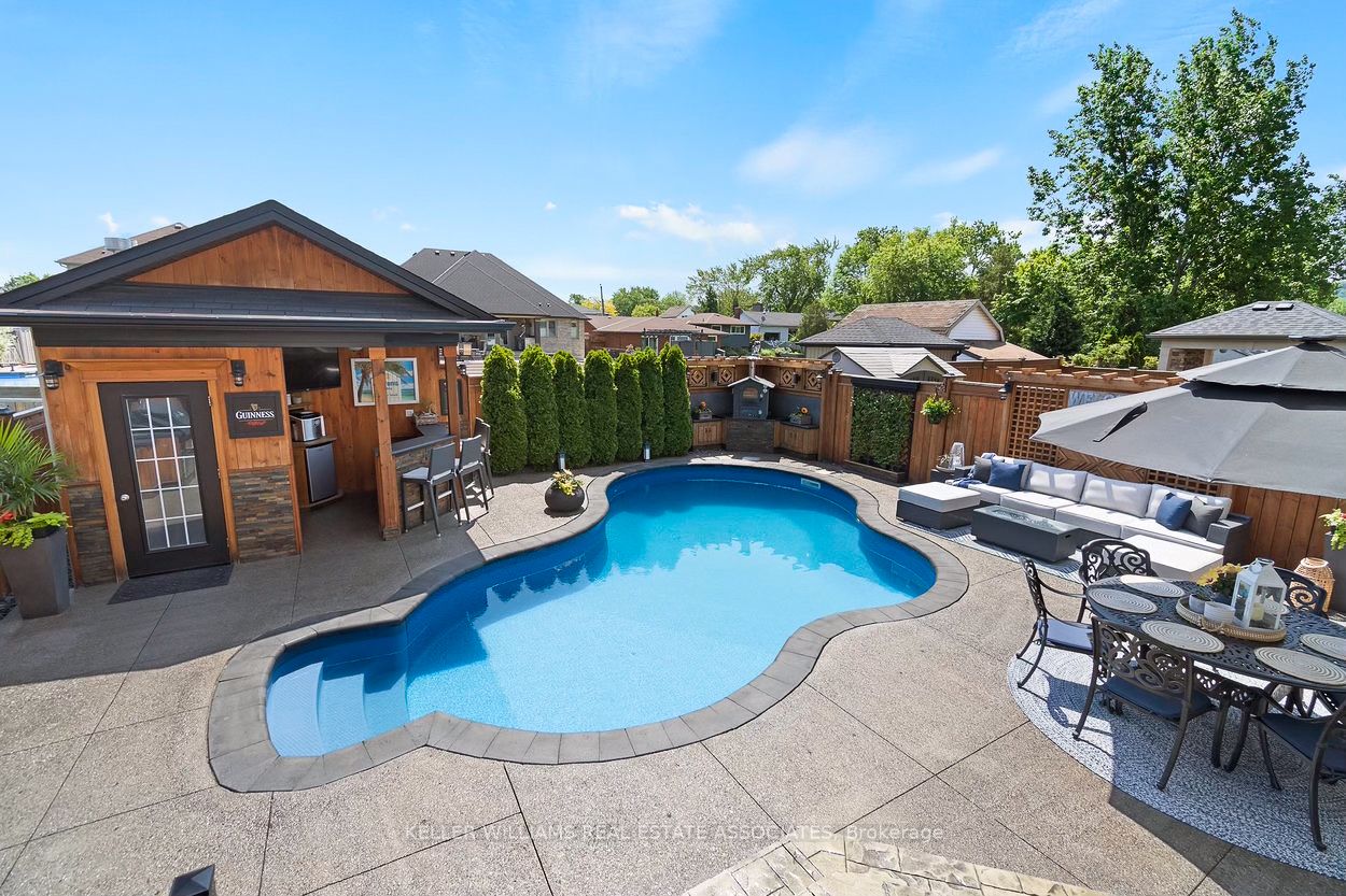 174 Escarpment Dr