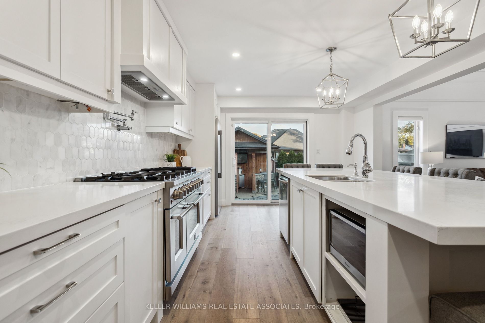 174 Escarpment Dr