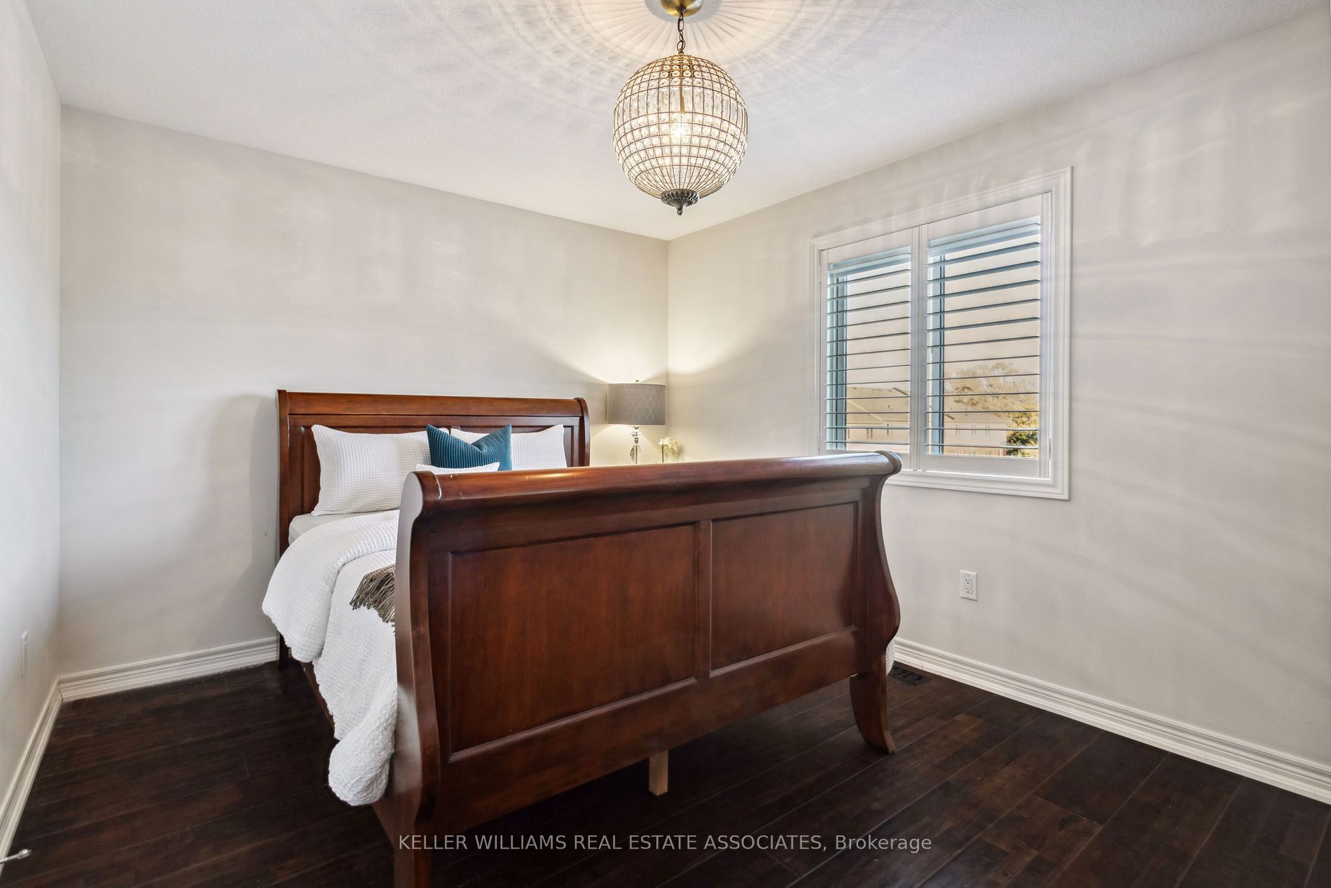 174 Escarpment Dr