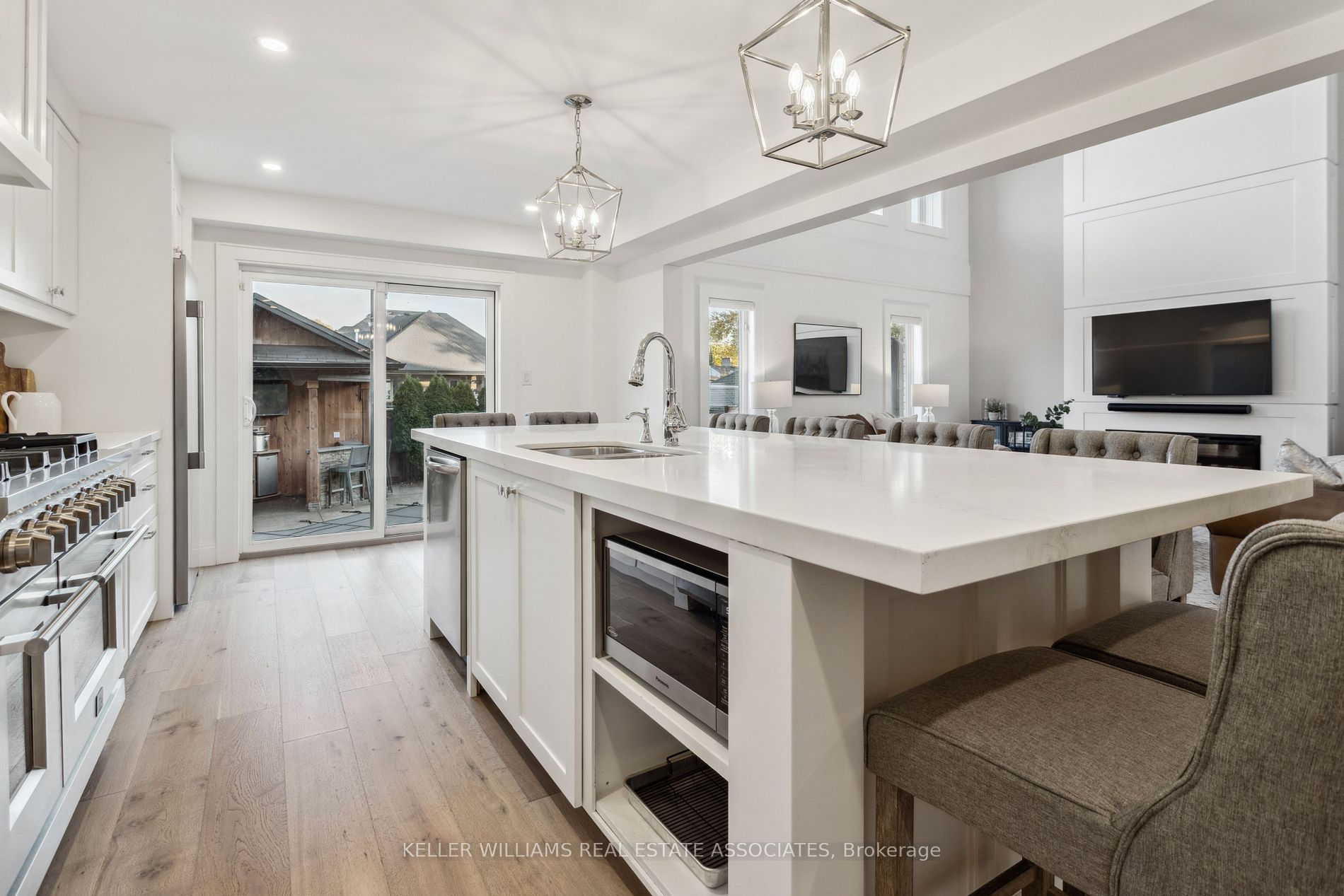 174 Escarpment Dr