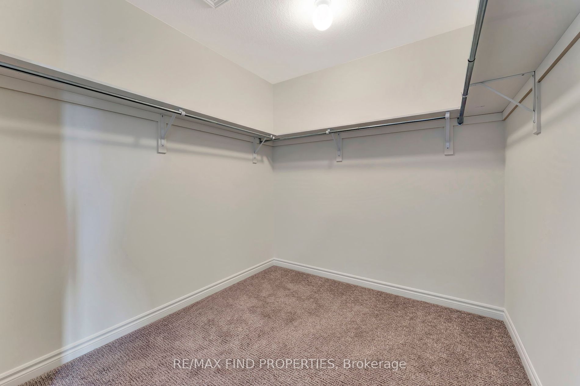 18 Wakeling Drive