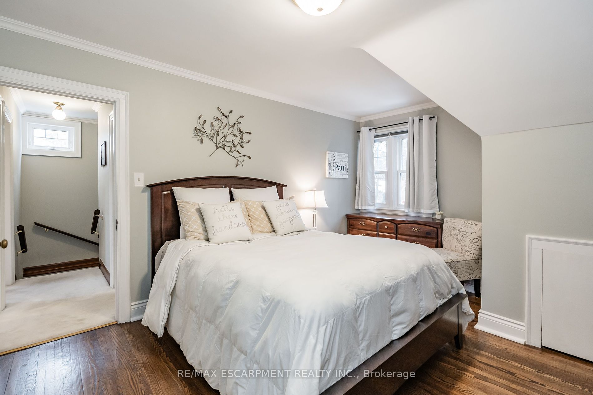4 JERSEYVILLE Road E