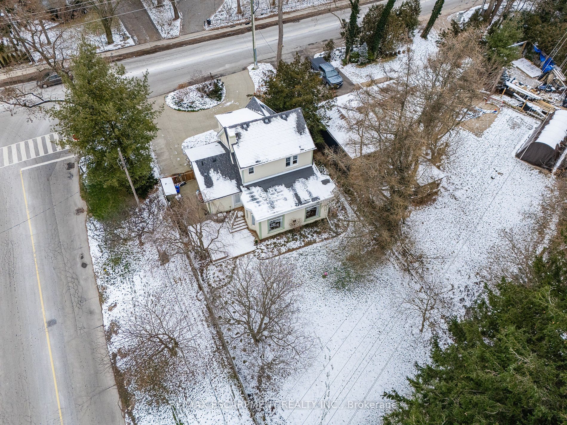 4 JERSEYVILLE Road E