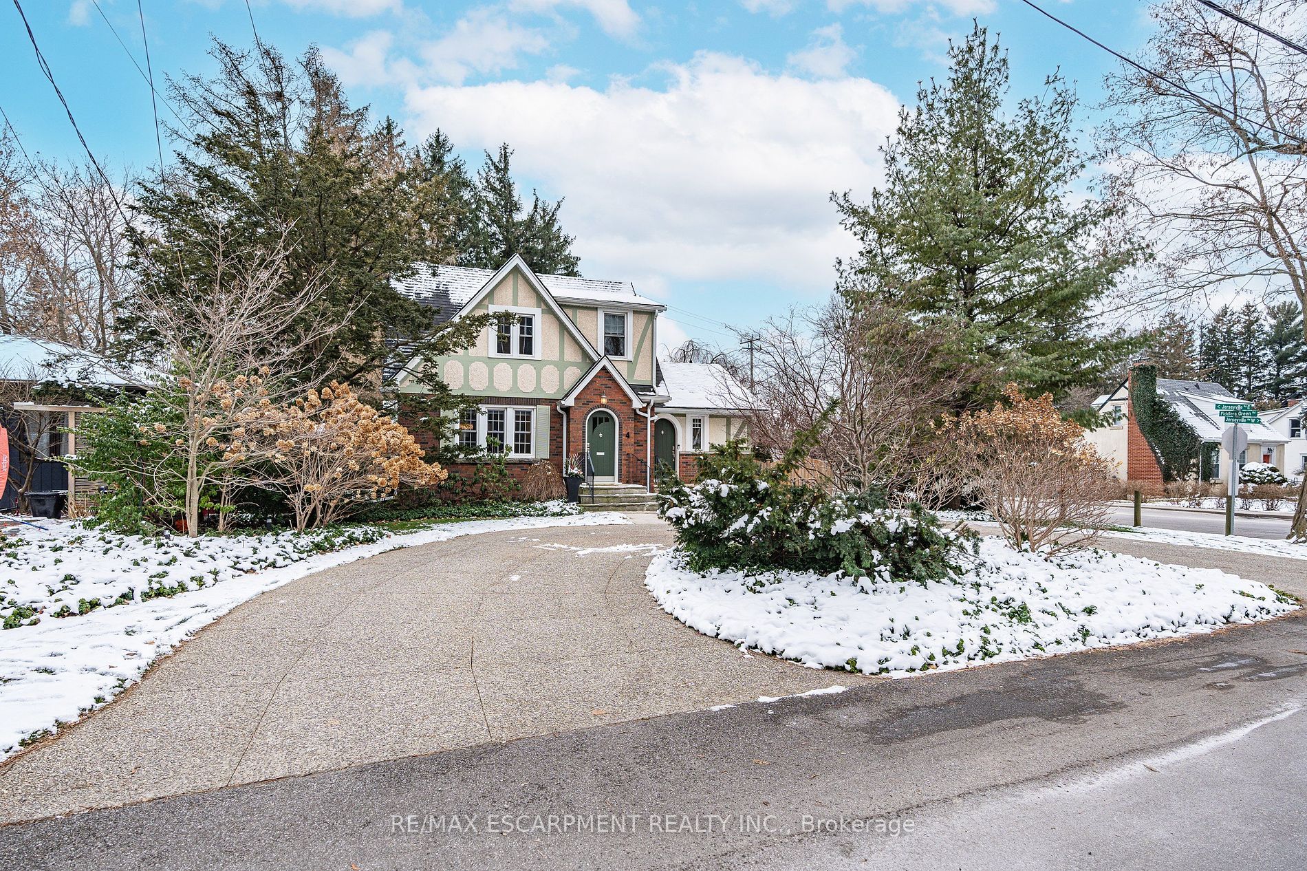 4 JERSEYVILLE Road E