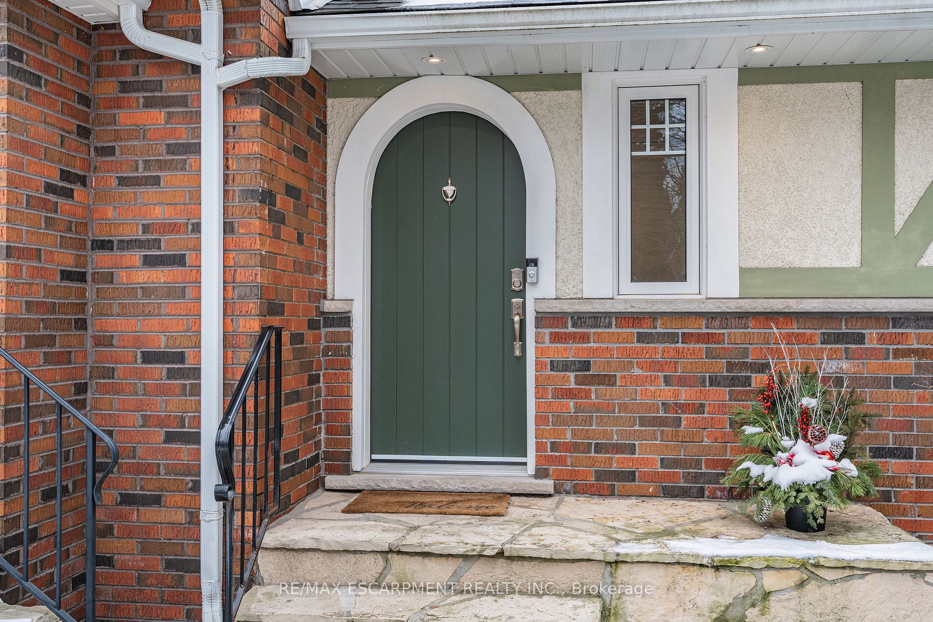 4 JERSEYVILLE Road E