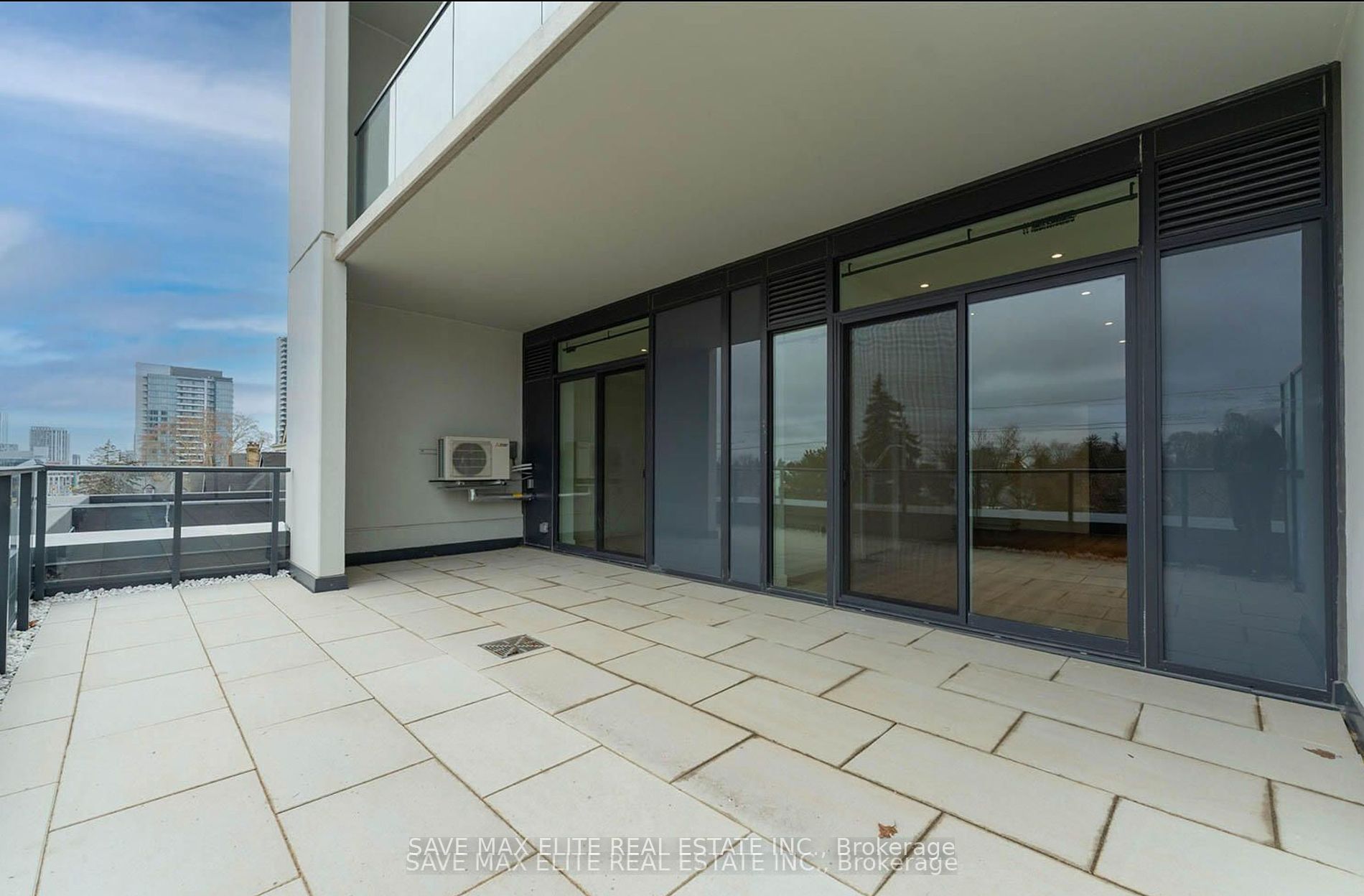 741 King Street W, #301