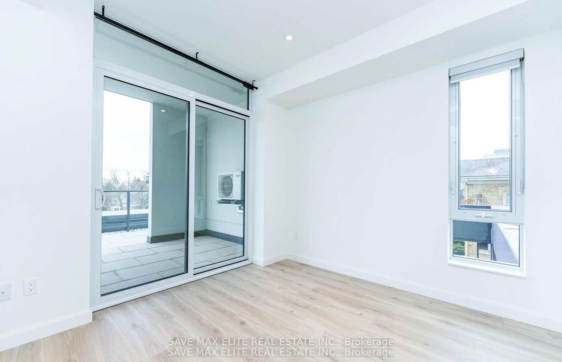 741 King Street W, #301