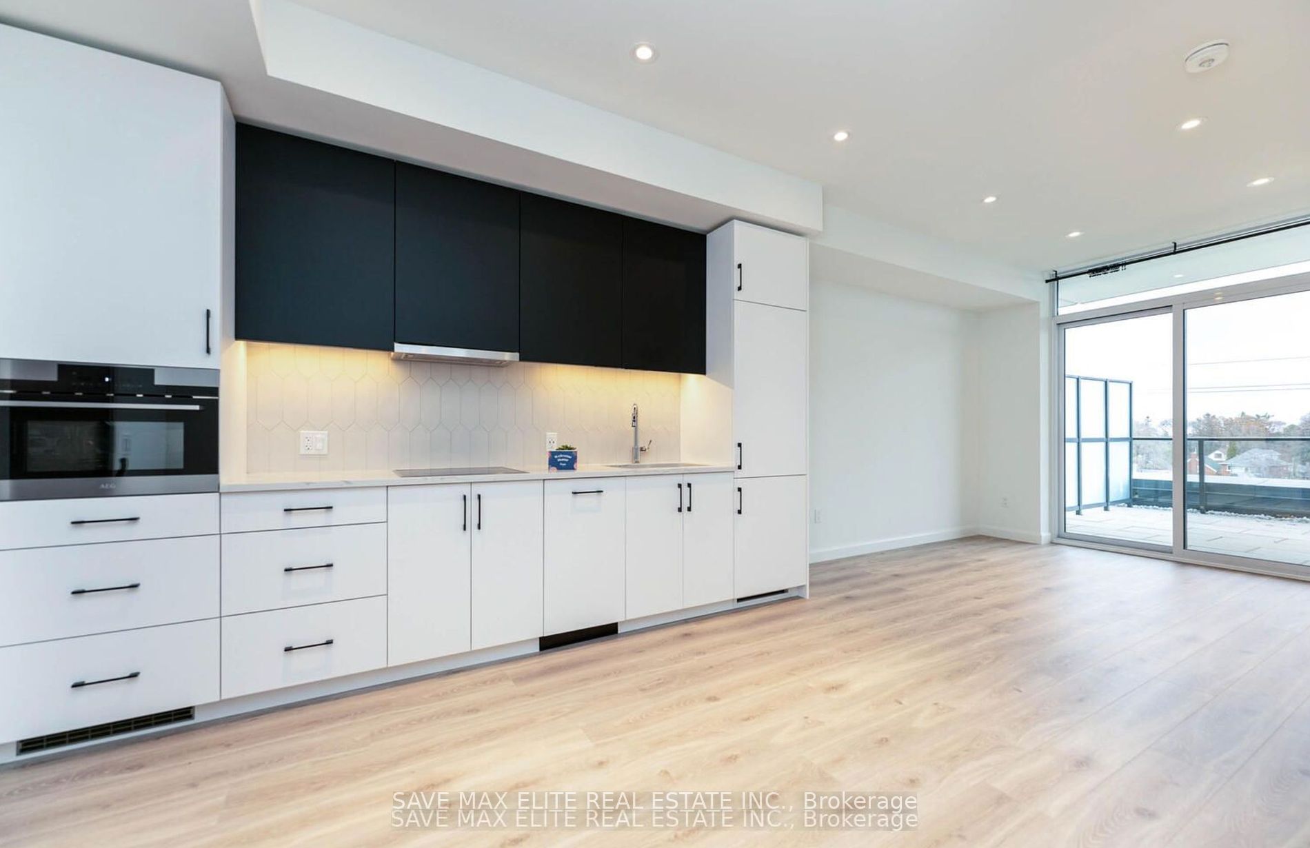 741 King Street W, #301