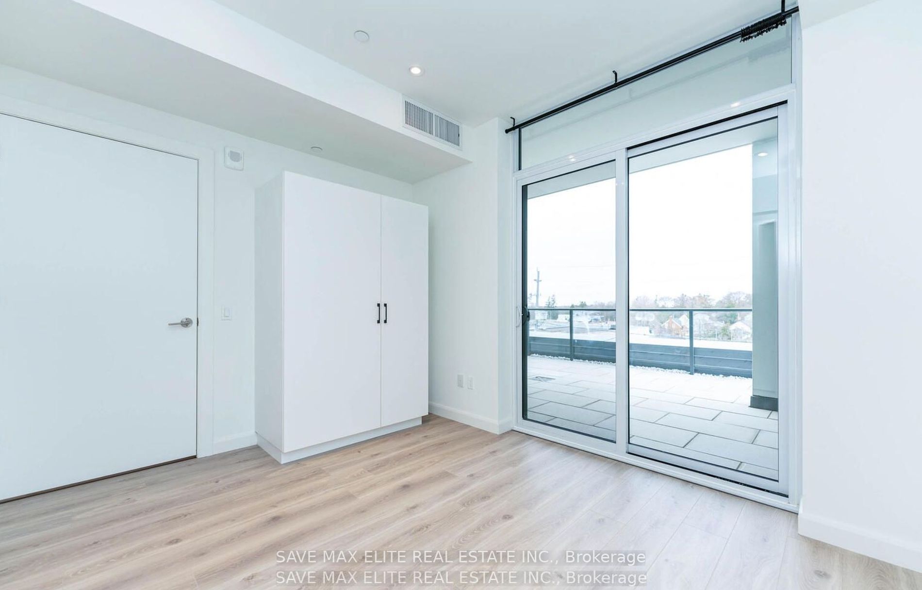 741 King Street W, #301