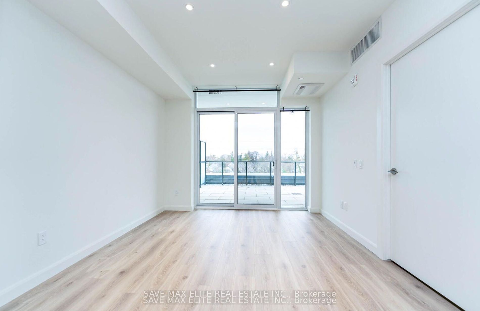 741 King Street W, #301
