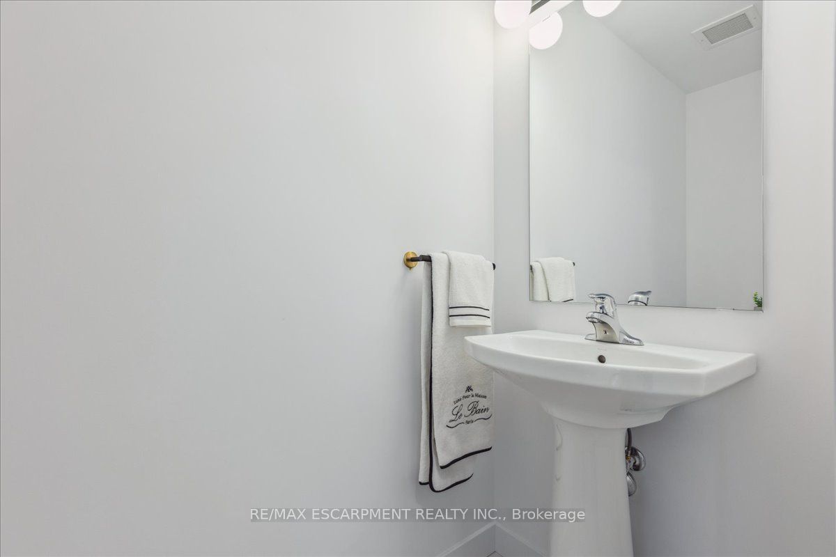 450 Dundas Street E #1001
