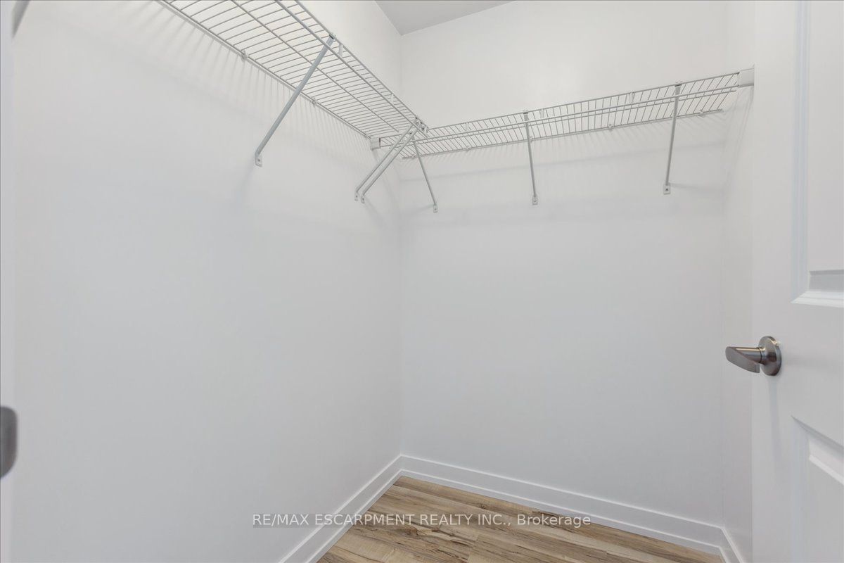 450 Dundas Street E #1001