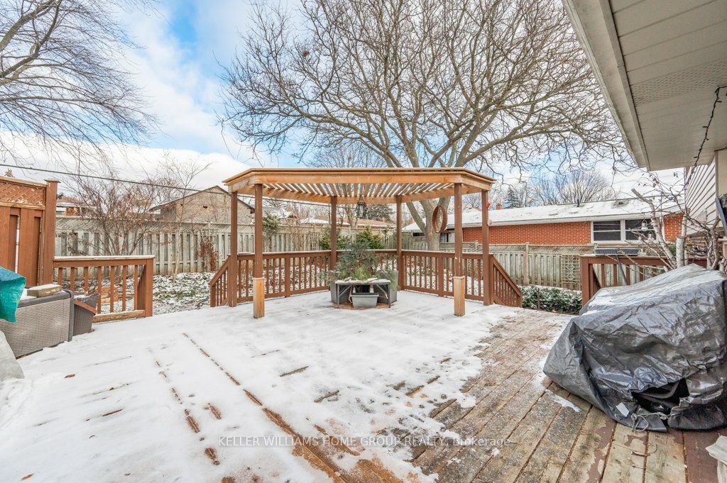 19 Brentwood Dr